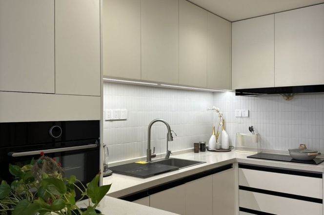 Super close to Shangsheng New Town, 80 sqm, large 1-bedroom, with excellent lighting.