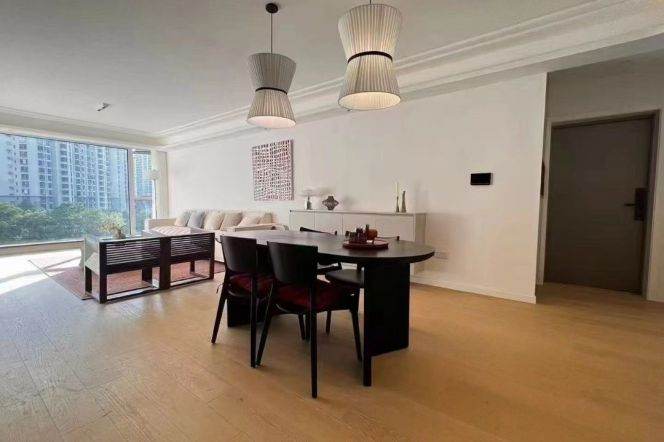 3 Brs, 2 Baths with Open Balcony/Floor Heating/Central ac/Oven, 175 sqm @ Zhongtan metro L3&4
