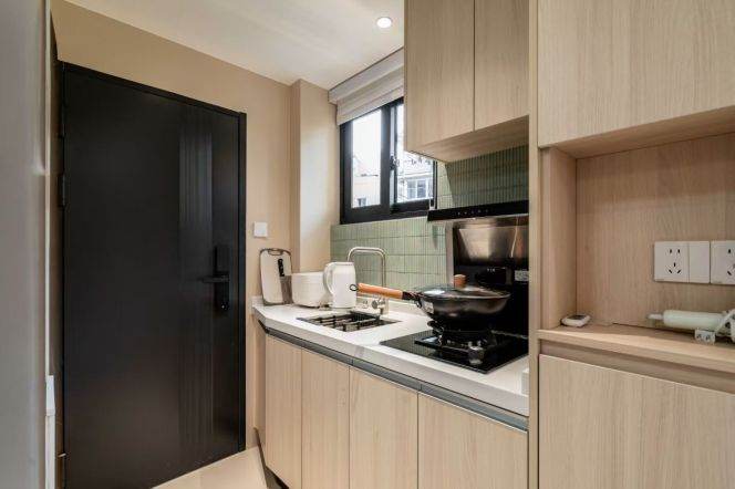 Yangpu District — Cozy 1BR Apartment — Line 8 Access