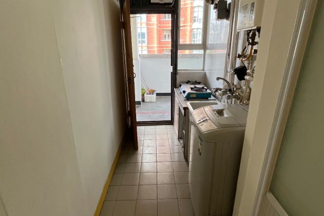 People’s Square Prime Location! Studio with Night View Balcony 