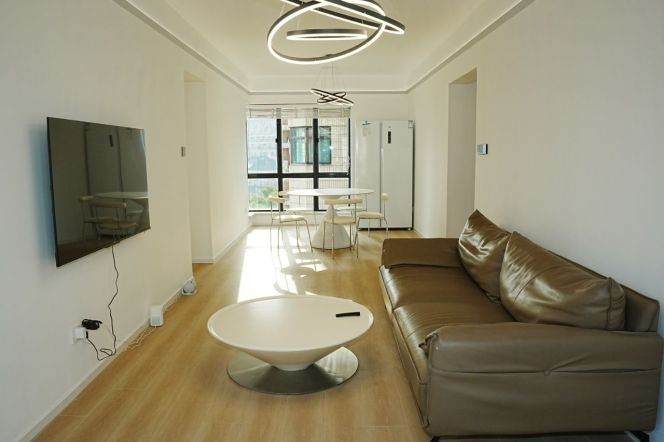 2 Brs, 1 Living room with Floor Heating, Gym, Swimming Pool, 100 sqm @ South Shaaxi metro L10