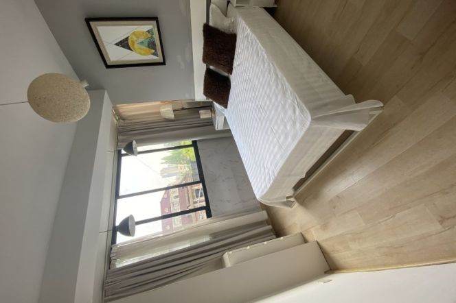 Jiangsu rd/spacious 2br 1lr/all bright room/brand furniture@L11/2