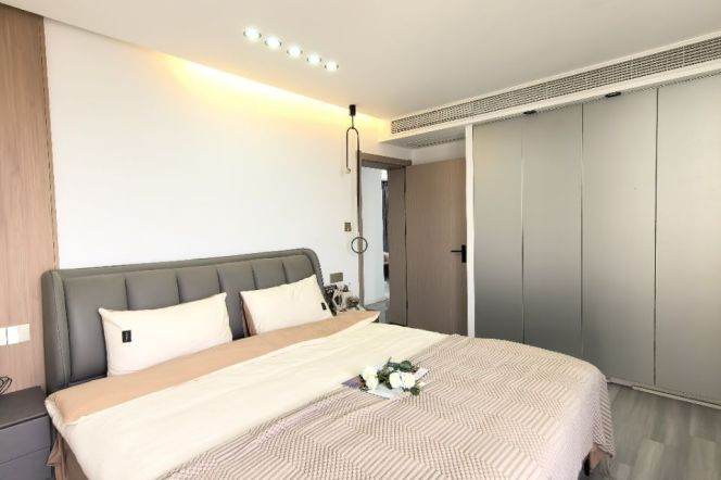  13k Clean 2br with floor heating Nr Changshou Rd.line7/13