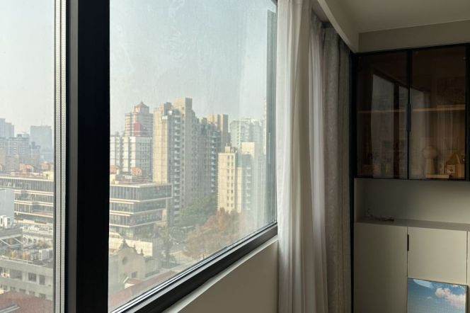 Super close to Shangsheng New Town, 80 sqm, large 1-bedroom, with excellent lighting.