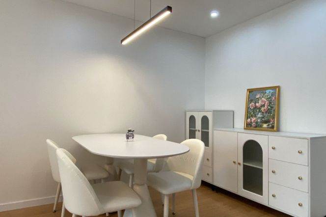 1BR High-Rise — Sun-Drenched with Large Balcony