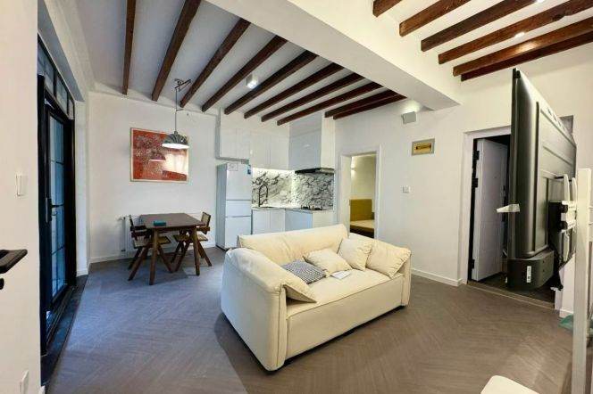 Bright 1Br W. Balcony&Heating @S. Shaanxi Rd