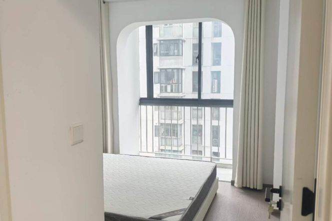 fengqiao rd elevator 2BR/big living room @L11