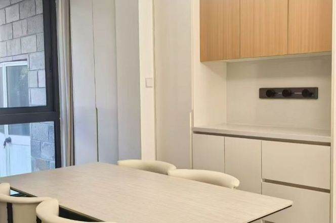 Brand new 3br apt with CA,floor heating,private yard,in Minhang