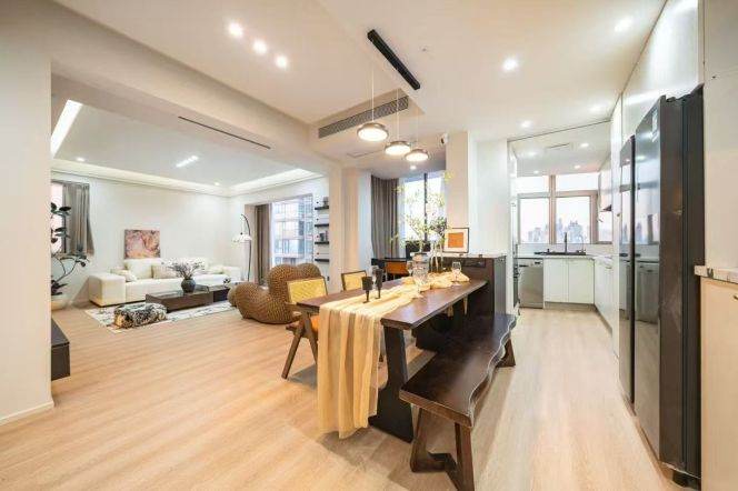 Brand new decoration 3brs with floor heating beside Beautiful century park