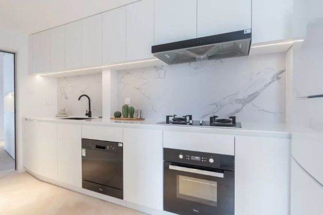 modern 2brs floor heating modern furniture beside Huang pu river line 4,8 