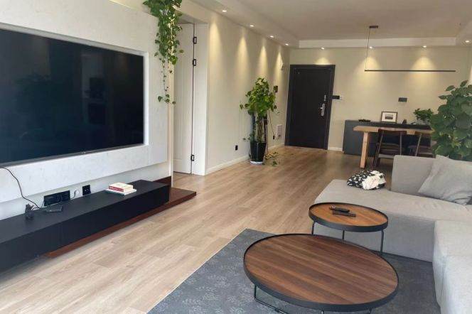 2 Brs, 2 Baths, 130 sqm, Floor Heating, Central ac, Oven @ Changping metro L7