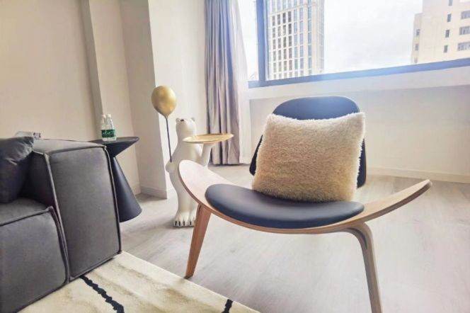 13.5k 2Br with floor heating Nr Jiangsu Rd.line2/11