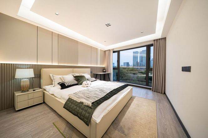 One-bedroom apartment with a panoramic view of the Huangpu River, 170 square meters, 2 bds