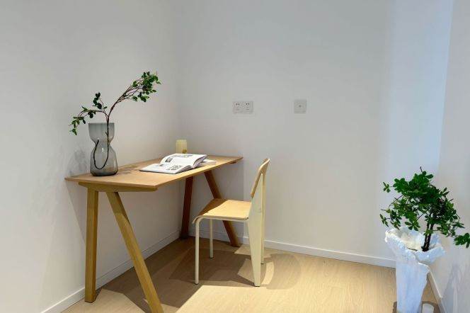 Trendy design-Bright 3brs / elevator / prime location / proper entrance/ line 1/7 changshu road 