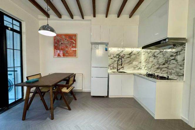 Bright 1Br W. Balcony&Heating @S. Shaanxi Rd