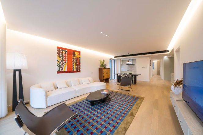 Zhongshan Park/modern 3BR 2LR/Nice compound/Parking/170 sqm@L2/3/4