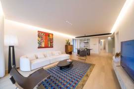 Zhongshan Park/modern 3BR 2LR/Nice compound/Parking/170 sqm@L2/3/4