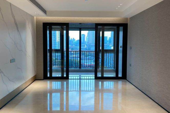 4 Brs, 2 Baths with Floor Heating/Central ac, 200 sqm, 24hours security@Qufu metro L12