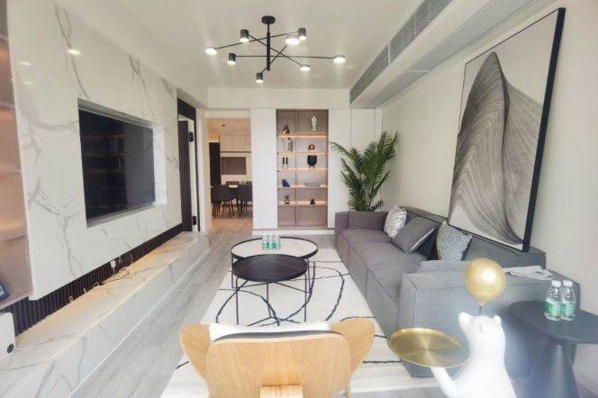 13.5k 2Br with floor heating Nr Jiangsu Rd.line2/11