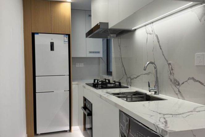 Highrise 1Br Apt + Heating | Jing'an Temple & Changping rd 12.6K