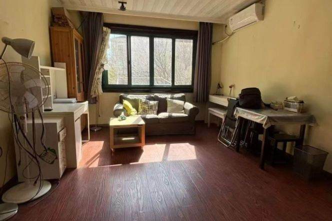 Spacious 1Br/1Lr/1Bt apt nr South shanxi rd,M1/10/12