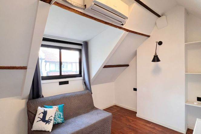 Old Lane house Top floor 2BR Outdoor terrace 