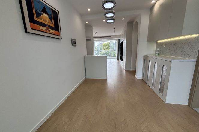 3 Brs, 2 Baths, Floor heating/Central ac/Oven, 160 sqm @ Shanghai Children Medical Centre L6