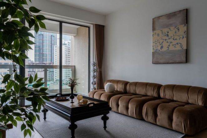 Modern 2brs with balcony and floor heating in Jing an