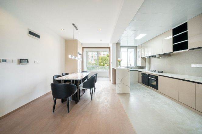 Modern 4brs with floor heating and balcony beside Century Park