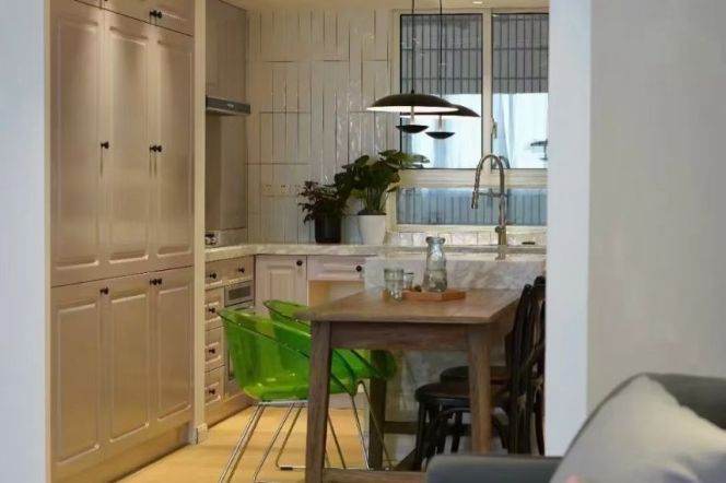 Modern 3brs with wall raditor nearby  famosu Wu kang road