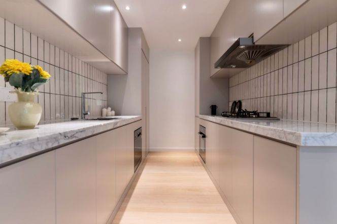 Modern 2brs with balcony and floor heating in Jing an