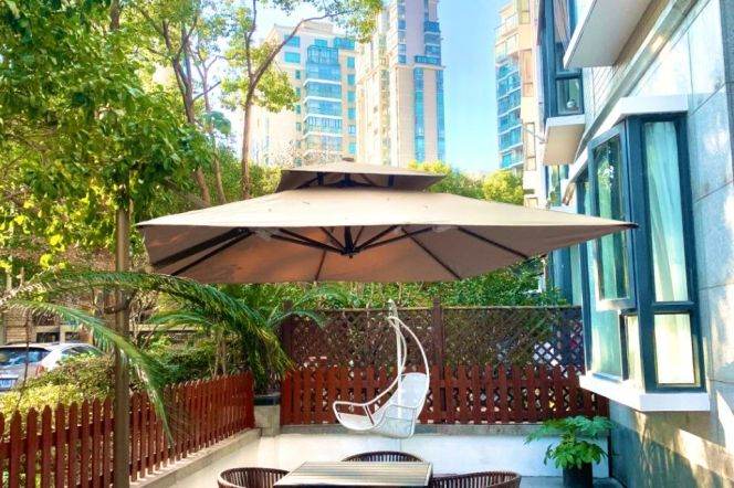 Well-lit Ground Floor Residence w/Patio in Lianyang Community/Century Park