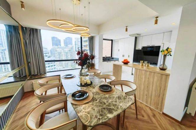 Modern 3brs with wall radotor and balcony nearby  beautiful Huang pu river 