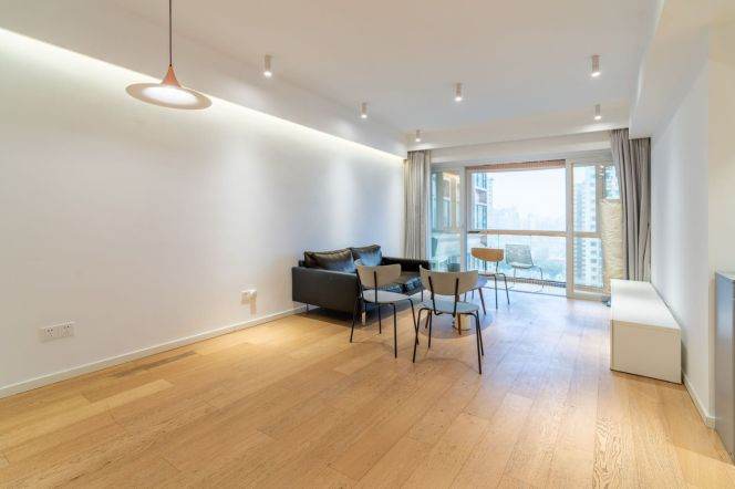 Modern 3brs with floor heating and balcony in central downtown