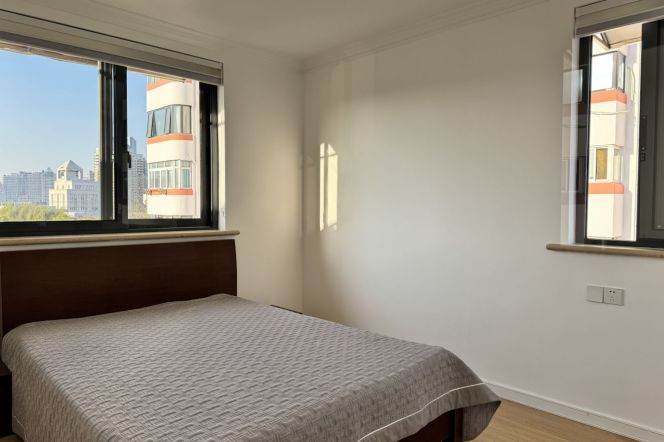 Highrise 2BR Apt + floor heating | Hengshan rd L1 & SH Library L10 | Big balcony