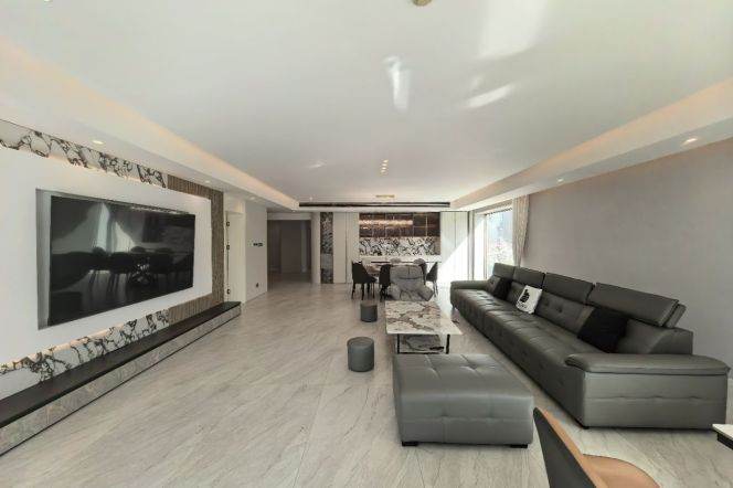 Brand new decoration 4brs with floor heating in Lujiauzi