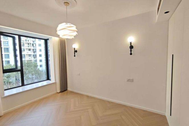 Super Large 3Brs+Balcony L10/15 GuBei