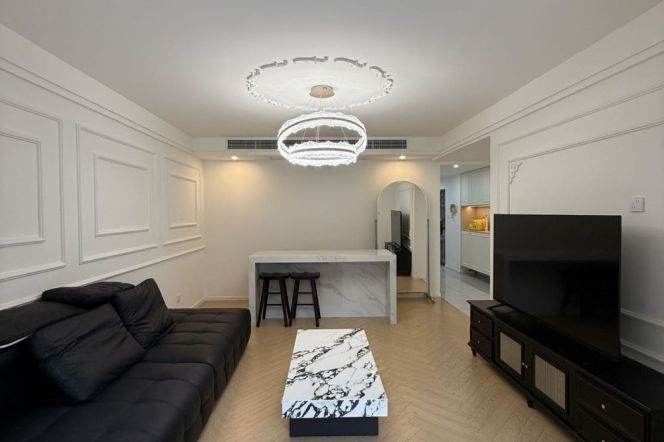 Modern 2brs with balcony in  nearby beautiful Huang pu river