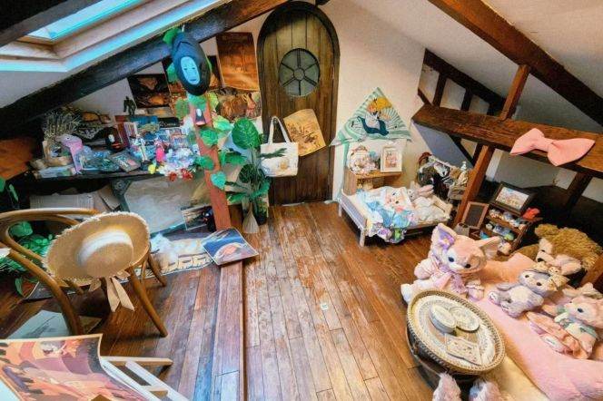 3 Brs, 2 Baths, 130 sqm, Historical Building @ Jingan temple L2&7