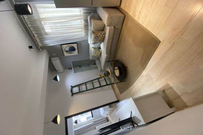 Modern two bedrooms Apt near Line 2/11Jiangsu Rd