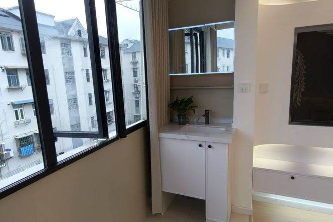  Renovated 1br old apt in Putuo L3/4/13/15
