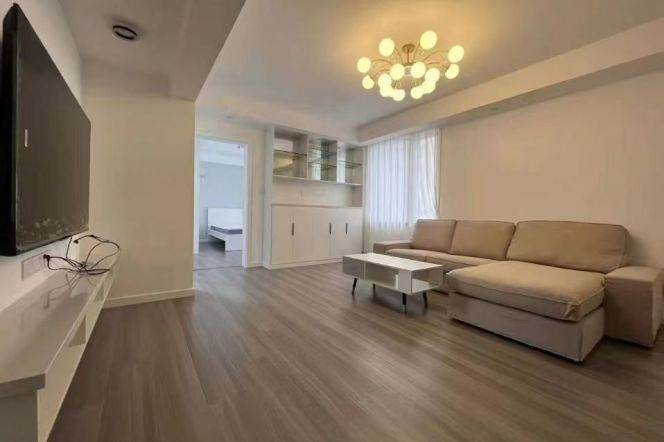 12.5K Clean 2BR in a quiet compound Nr Zhongshan Park line2/3/4