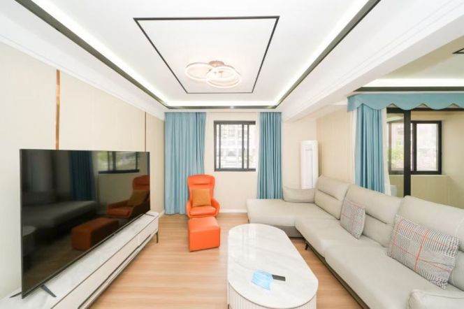 2 Brs, 2 Baths with Terrace, Floor Heating, 130 sqm @ Shuicheng metro L10