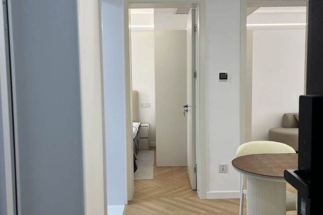 one bedroom with large living room and garden nr Jiao tong university