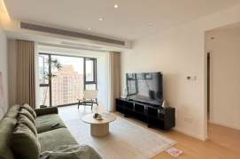 1 Big Br, 1 Living room with Brand-new Dec, Central ac, Oven, 80 sqm @ Yishan metro L9