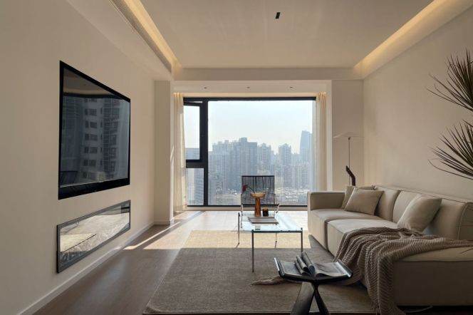 High End Compound/Big 2Br 120Sqm /Balcony/Wuning rd Metro L13&14