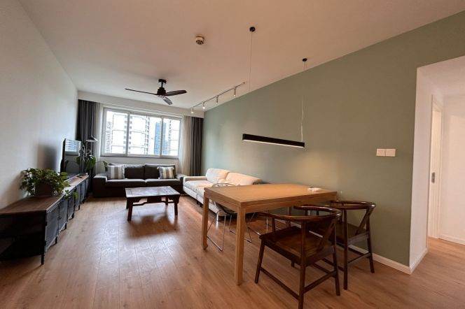Jiangsu rd metro L2/11 | Highrise 2br-2bathr + wall heating | Good compound
