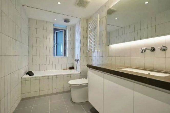 Modern 3brs with wall raditor nearby  famosu Wu kang road