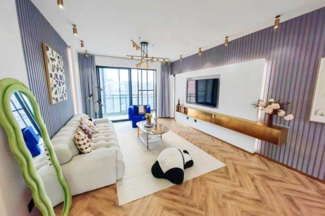 Modern 3brs with wall radotor and balcony nearby  beautiful Huang pu river 