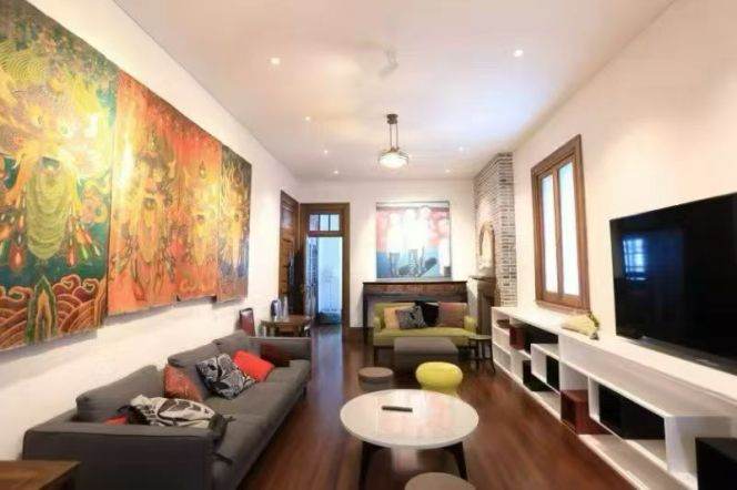 Tastefully renovated 1br Apt w/flr heating ,w: